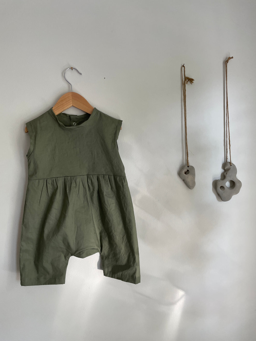 Balloon shorts romper | Light sage | 12-18 mths