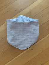 Load image into Gallery viewer, Drool bib | Taupe and white
